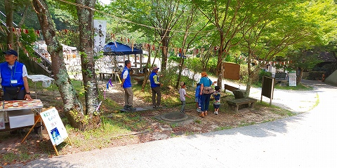 短冊くくりつけ風景
