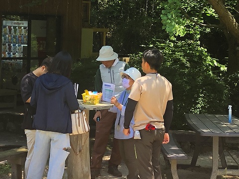 短冊記入風景