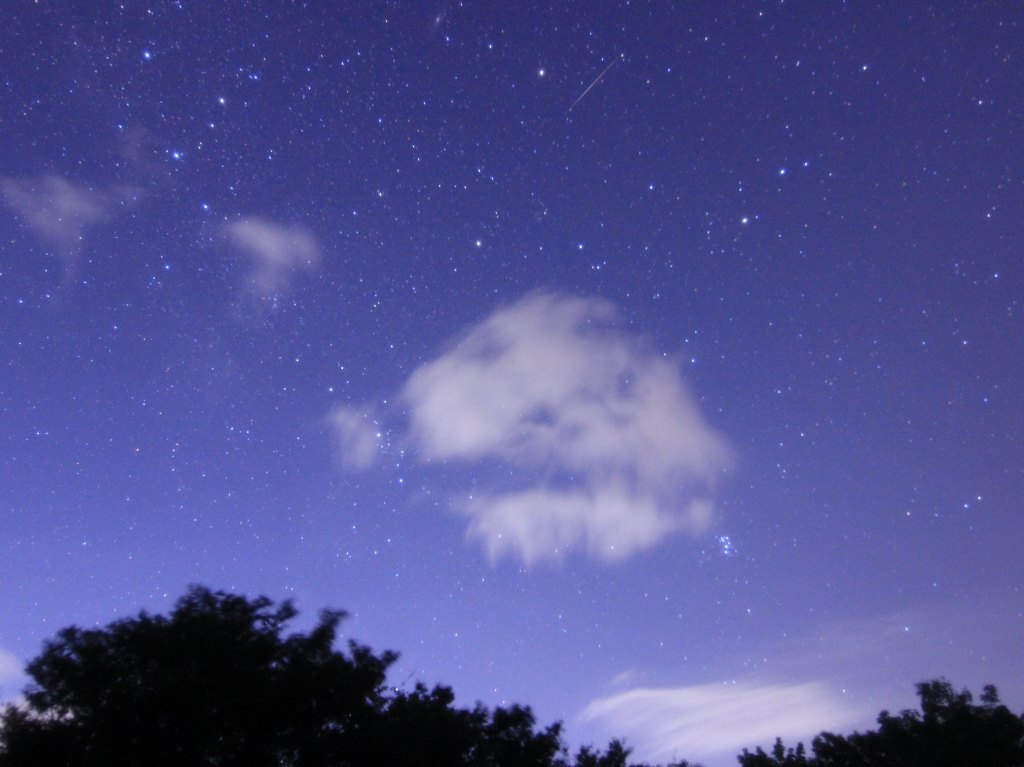 カシオペヤ、ペルセウス座、昴。偶然流れ星も...。