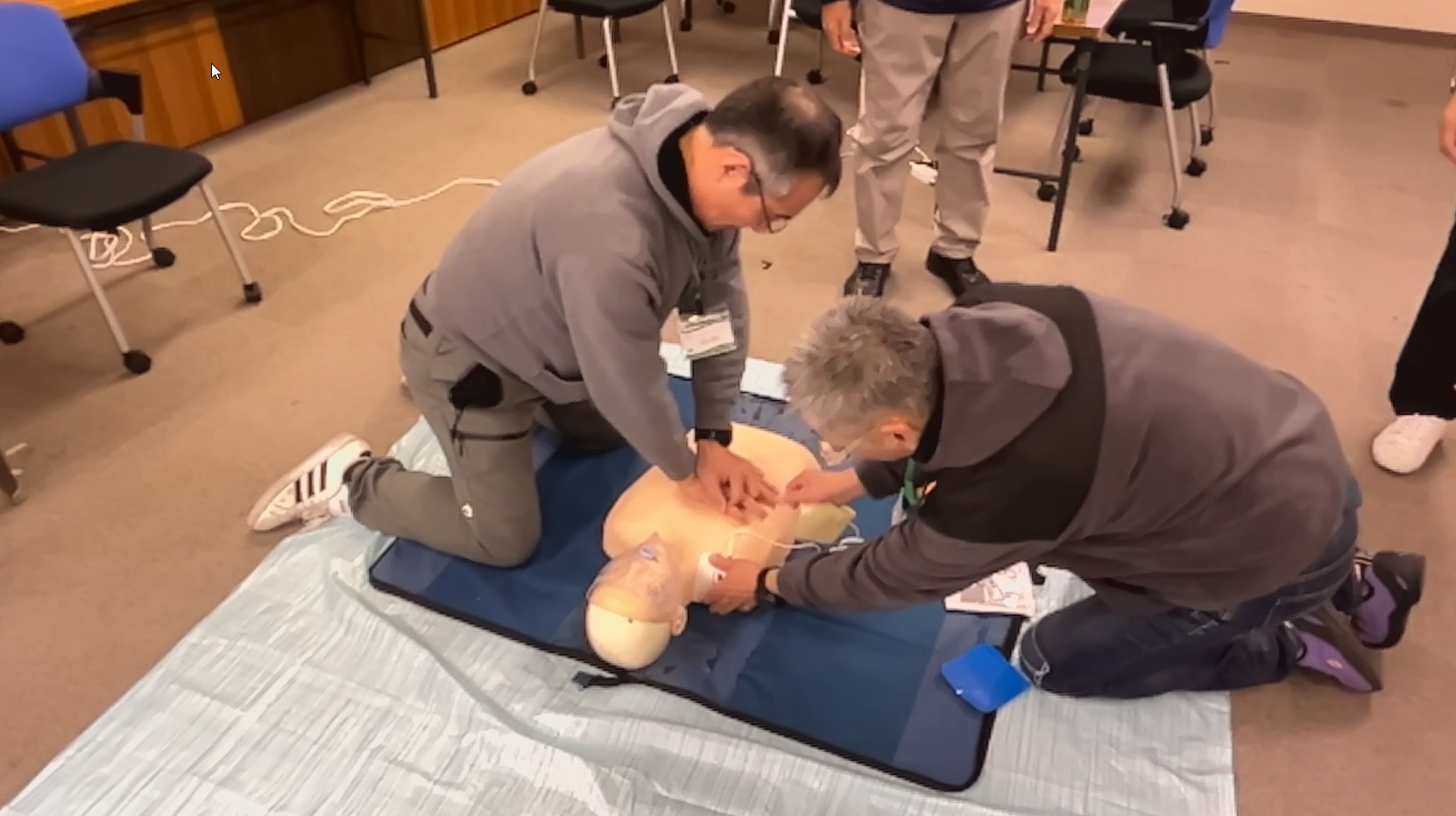 胸骨圧迫とAED