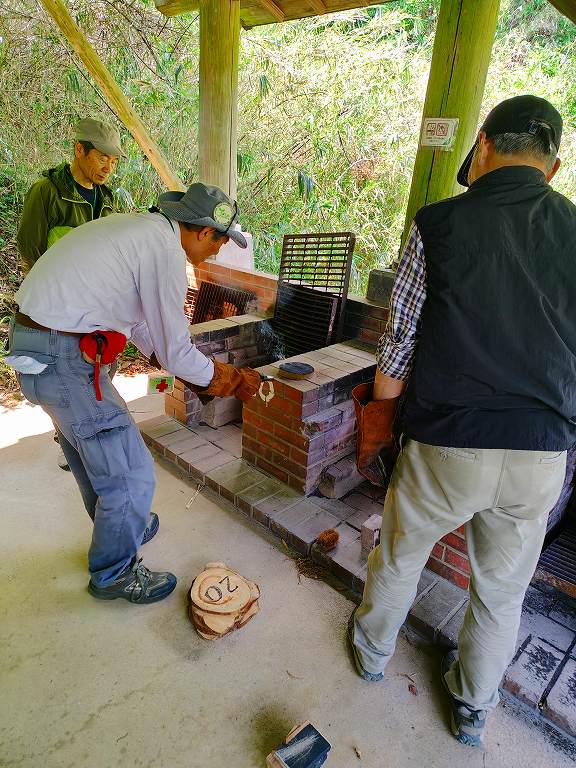焼き板制作中