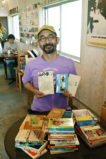 選書をお願いしている「North Lake Cafe & Books」の松田さん