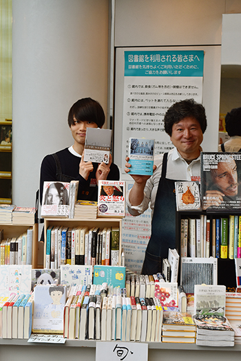 日野店長(右)と愛弟子(?)の関口さん。実は関口さんは独立して書店を開業準備中とのこと。ますます千葉の本事情が熱くなりそう