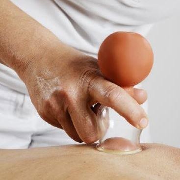 Schröpfkopf-Massage