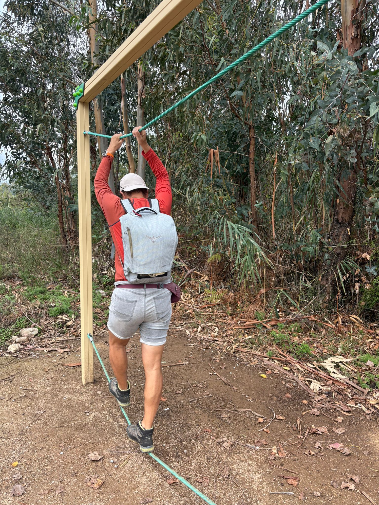 … betätigen uns sportlich auf dem „Parcours de Sante“