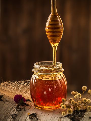 Honig - goldener Saft, der Wunder schafft