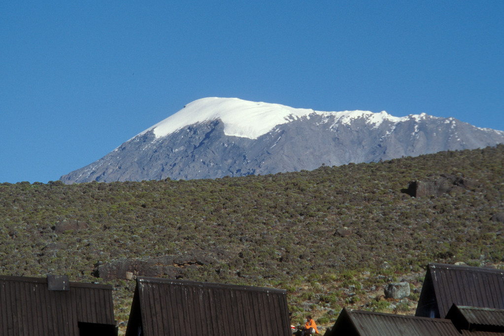 Blick auf den Kibo vom Marangu Camp