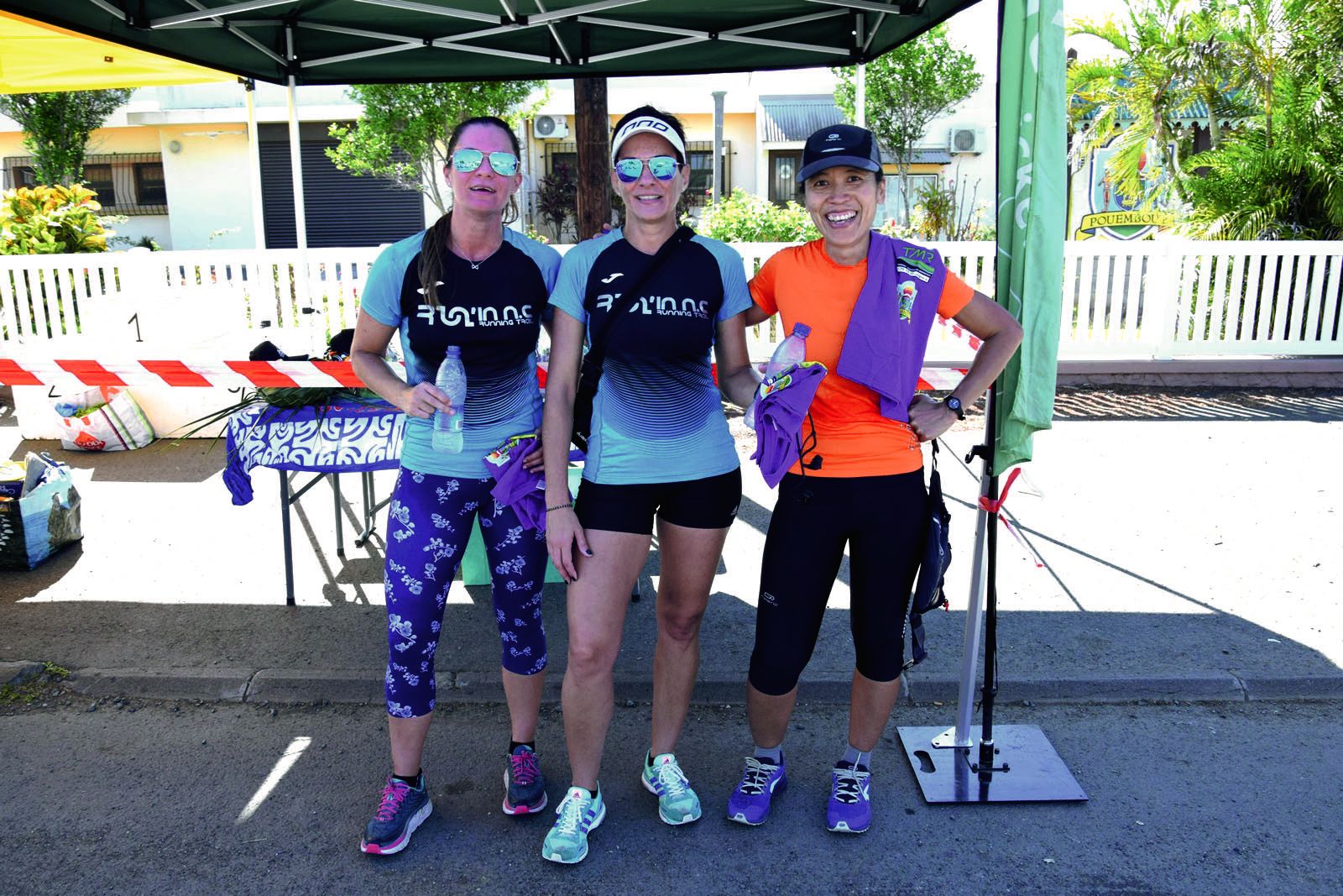 C'est Stéphanie Mathelon (au centre) qui est la première de la course. Inscrite au tout nouveau club de Koné, Run'in NC, elle a terminé en 18'05''.