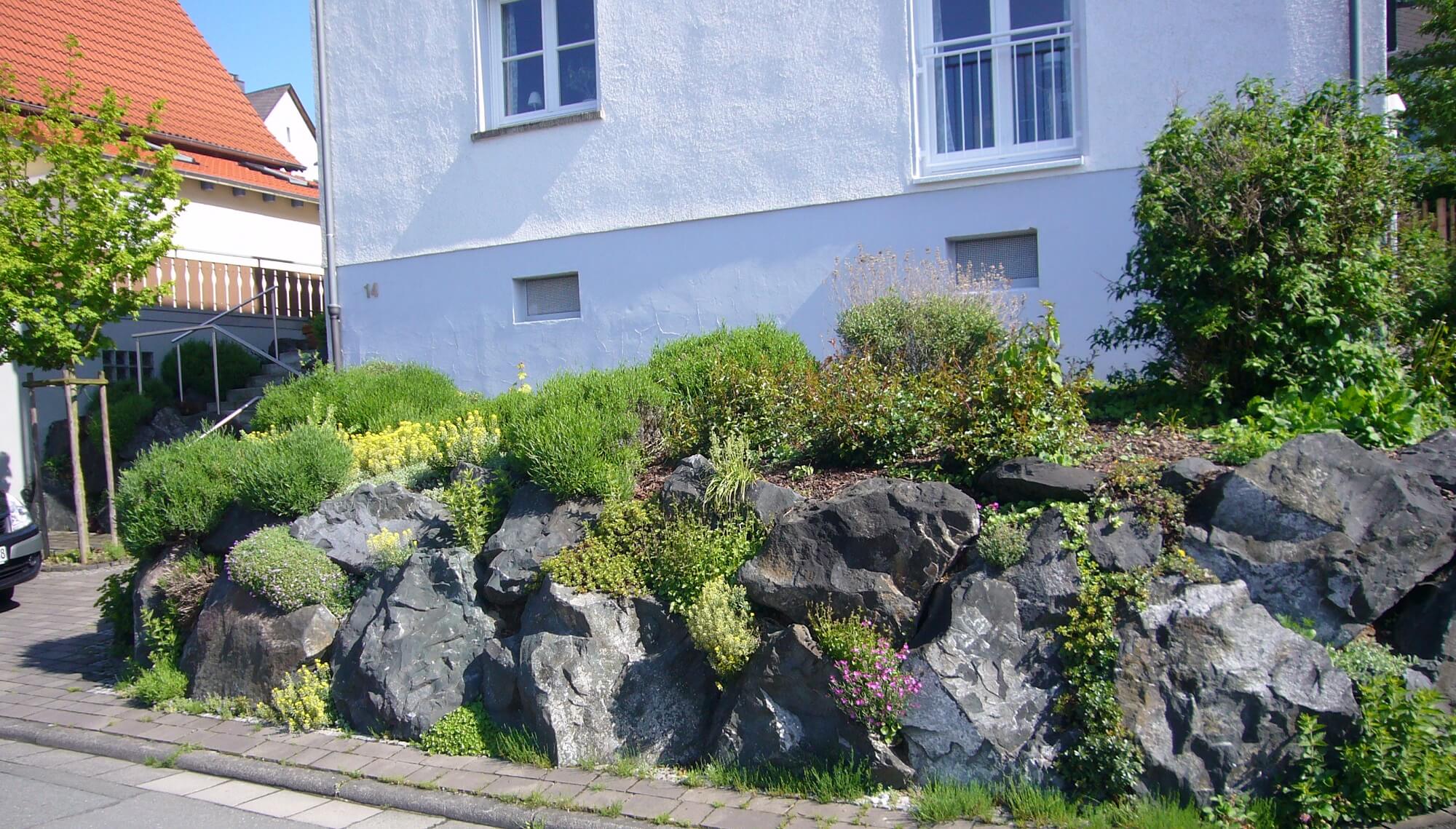 Trockenmauern aus Natursteinen Naturgarten Tafferner Lahnau