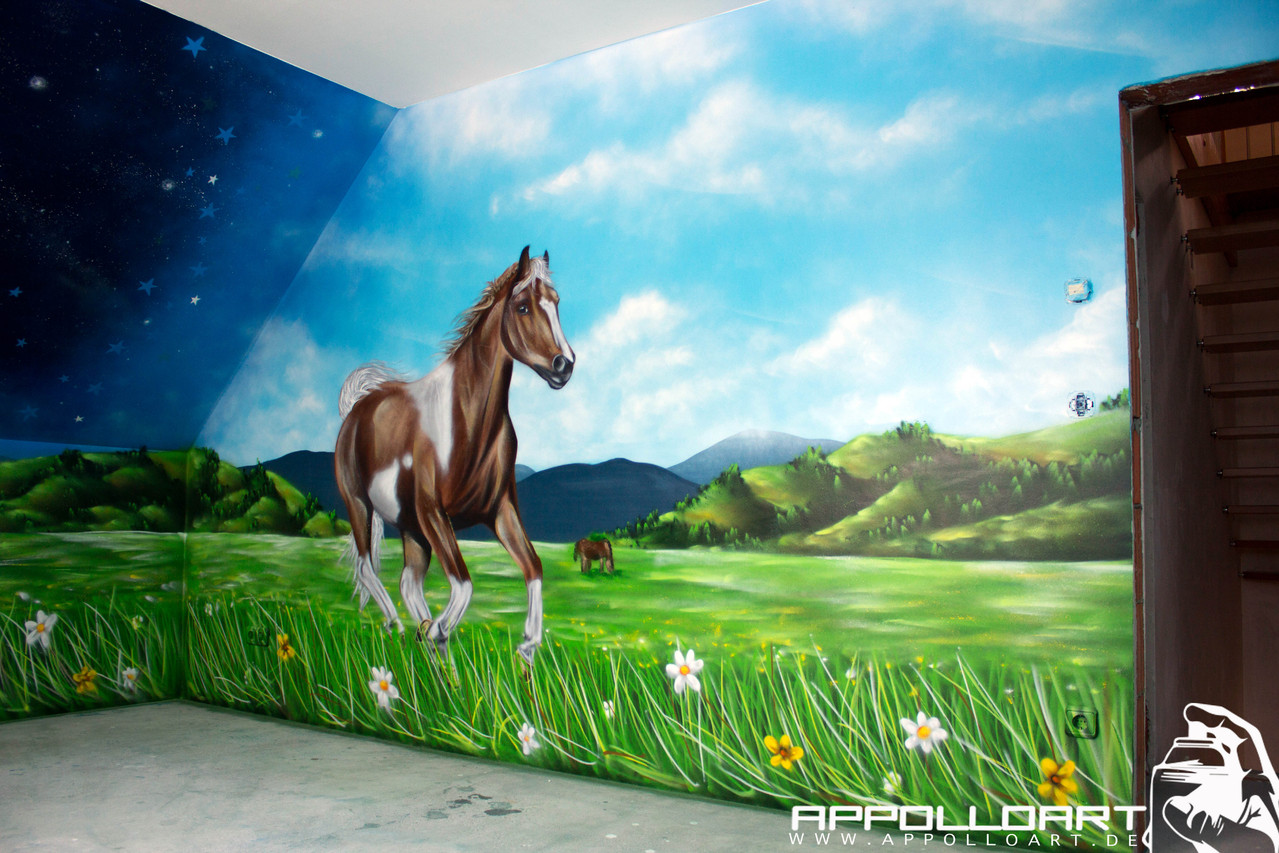 Graffitikunstler Gestalten Ein Kinderzimmer In Berlin Mit Pferd Wiese Malerei Fur Die Kleinen Graffiti Wandmalerei Fassadenmalerei 3d Bild