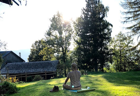Peter doing a short meditation.