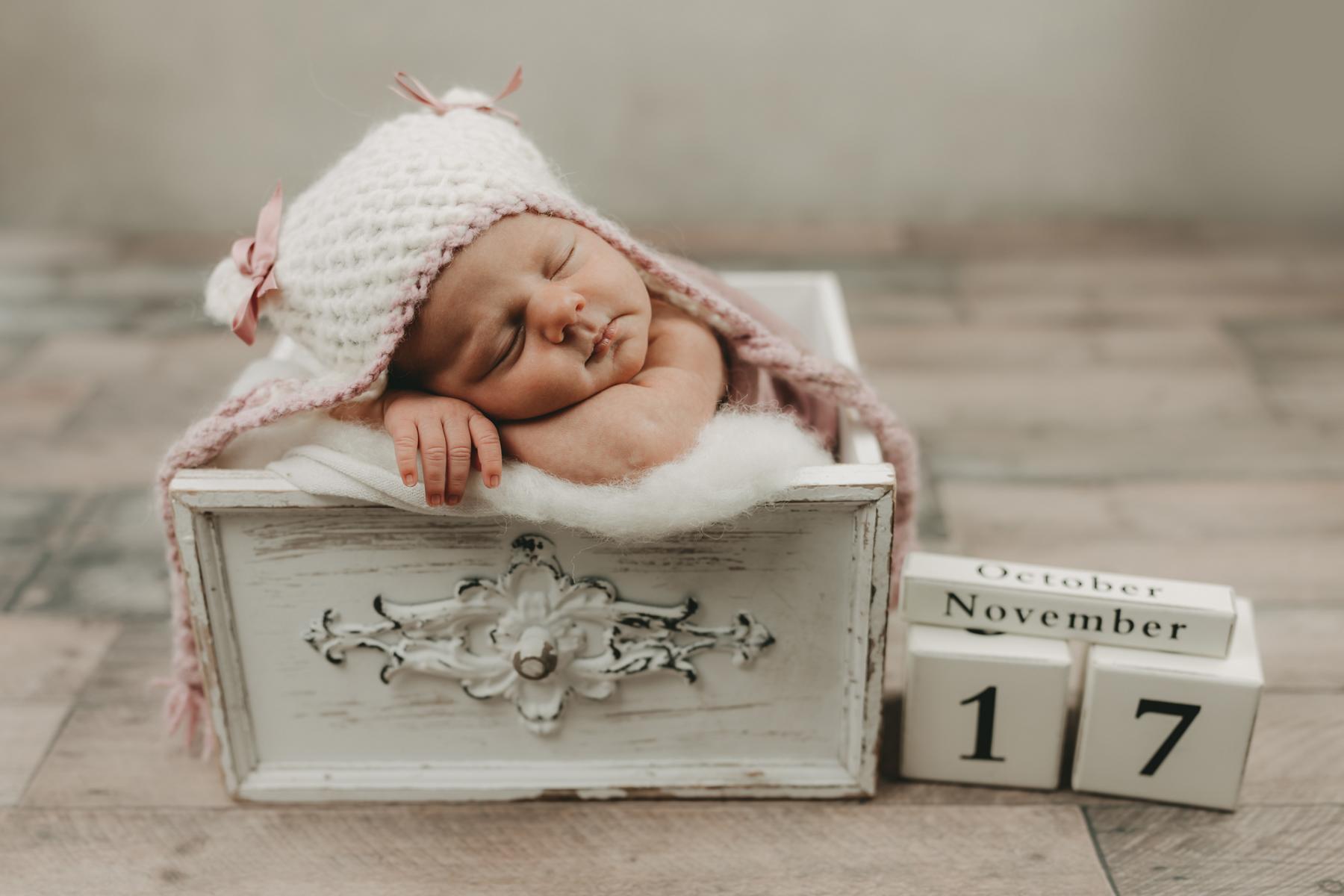 Neugeborenenfotografie Schneverdingen | Babyshooting Bispingen | Babyfotograf Sittensen | Babybilder Tostedt | Babyfotos Scheeßel | Brockel | Zeven | Verden 