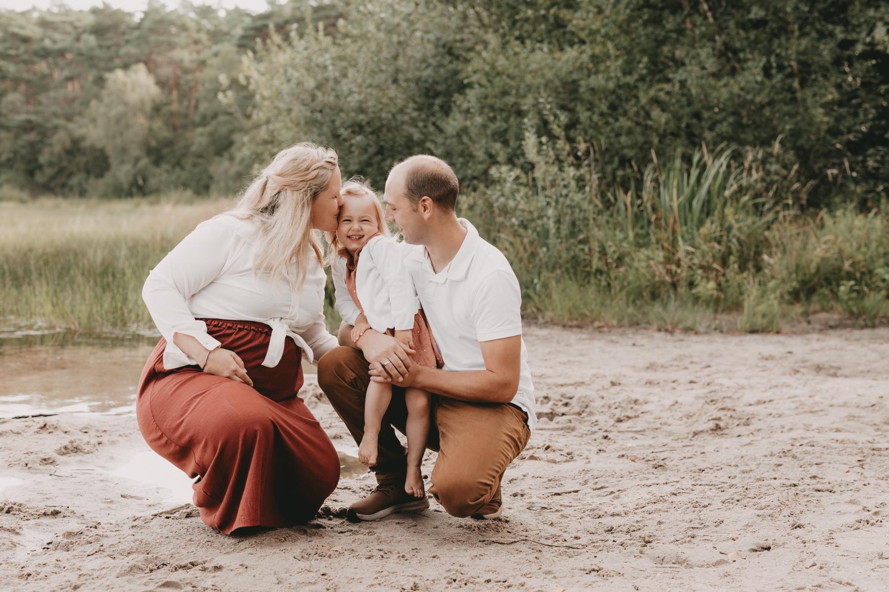 Babybauch Fotoshooting Schneverdingen | Schwangere Outdoorshooting Kirchlinteln | Schwangerschaftsfotografin Soltau | Babybauchfotos Sittensen | Schwanger Fotos