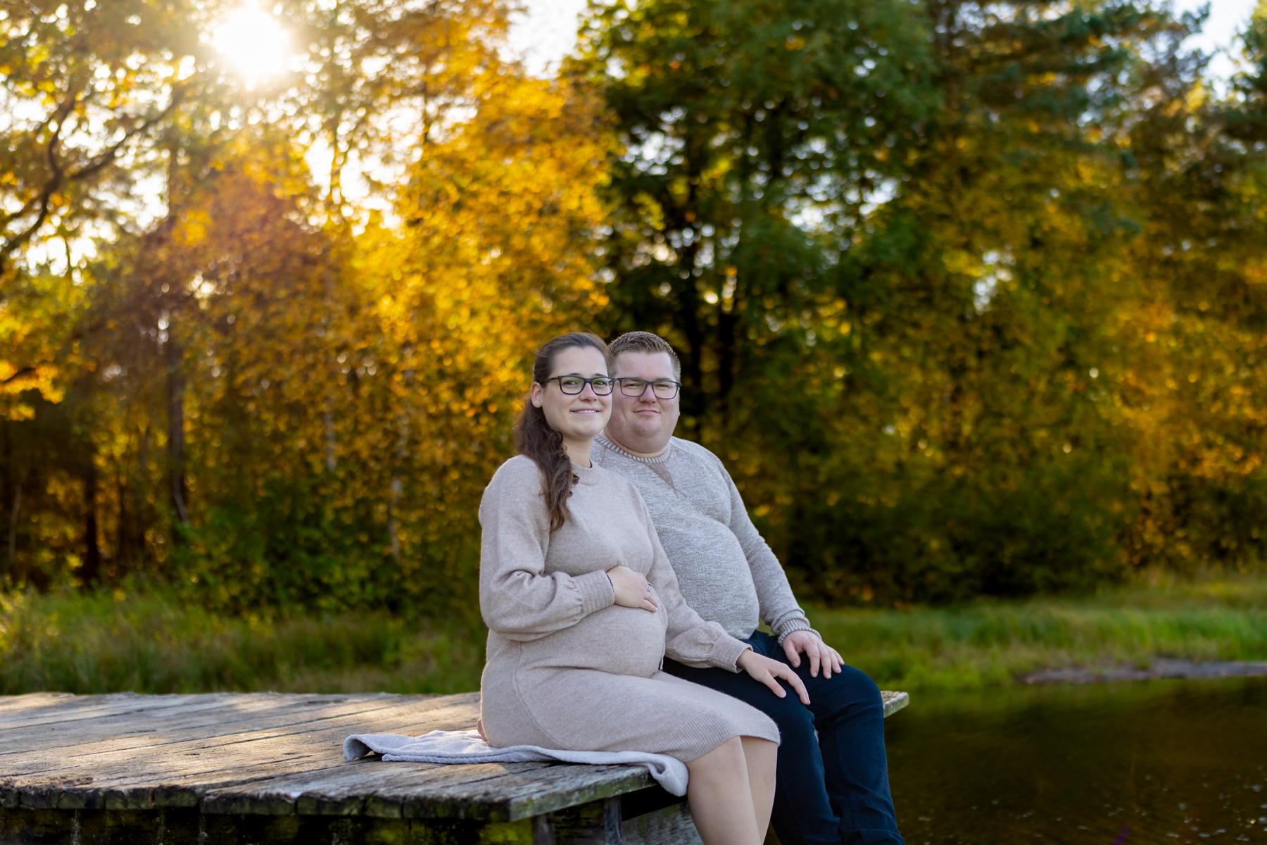 Babybauchbilder Tostedt | Babybauchshooting Sittensen | Babybauch Fotoshooting Schneverrdingen | Schwangerschaftsbilder Soltau | Schwangerschaft Bilder Outdoor 