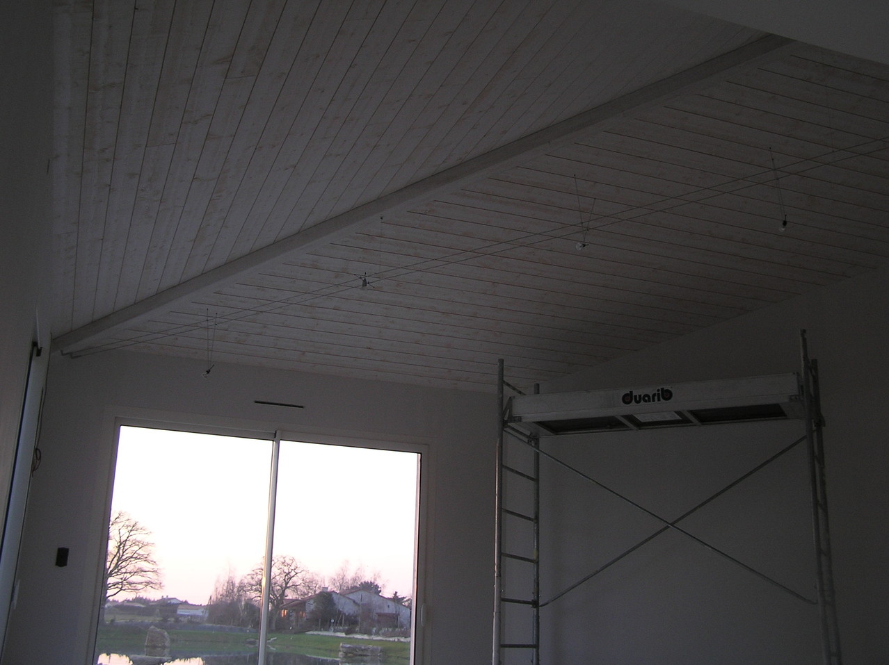 plafond lambris entre pannes avec joints creux