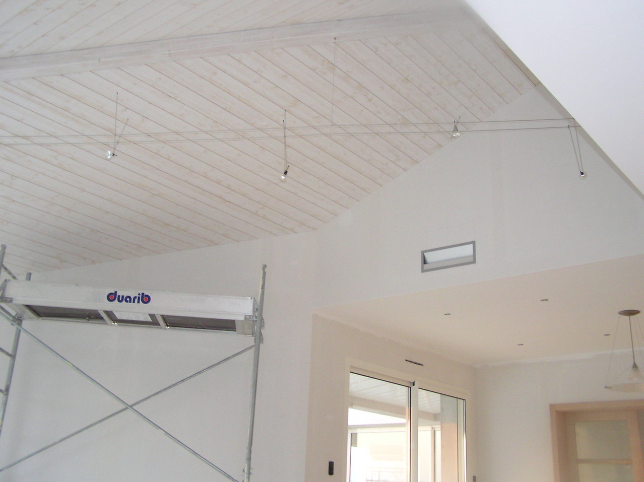 plafond lambris entre pannes avec joints creux