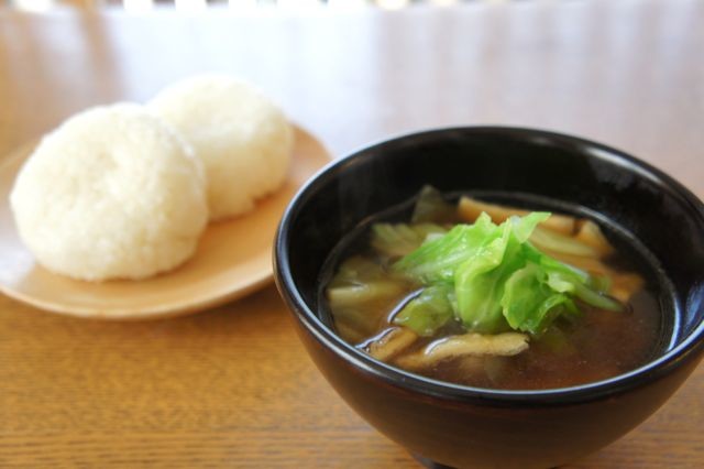 春キャベツのお味噌汁