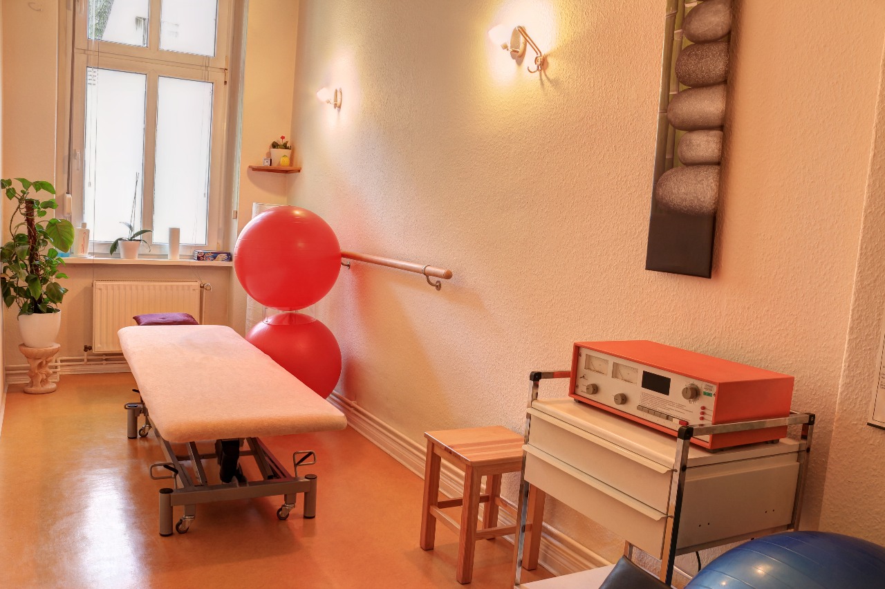 Behandlungsraum für klassische Massage, Krankengymnastik oder manuelle Lymphdrainage