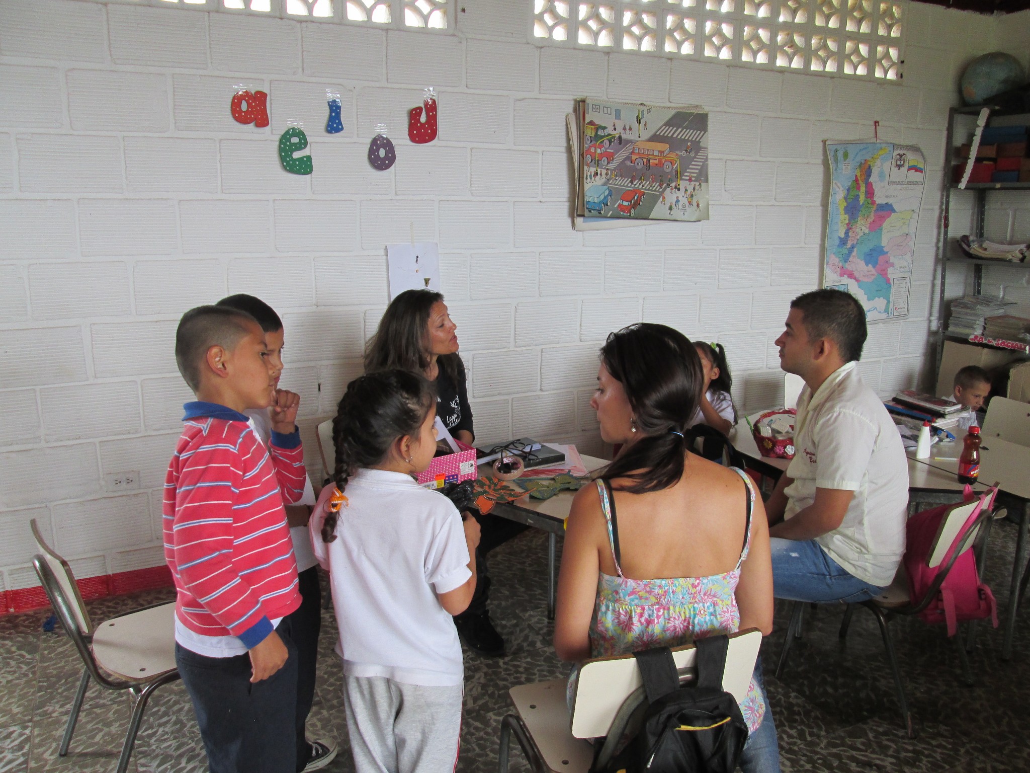 28/08/2014. Reunión con profesores de la escuela planificando las actividades del PRAES y la participación en las fiestas de la identidad en Balboa.