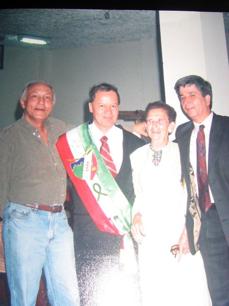En la posesión del alcalde de Balboa Benjamin Porras, en el 2000
