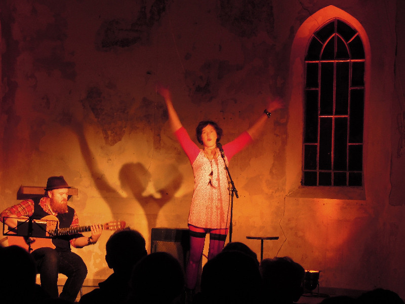 Olivia Auclair à la Chapelle de Profondsart