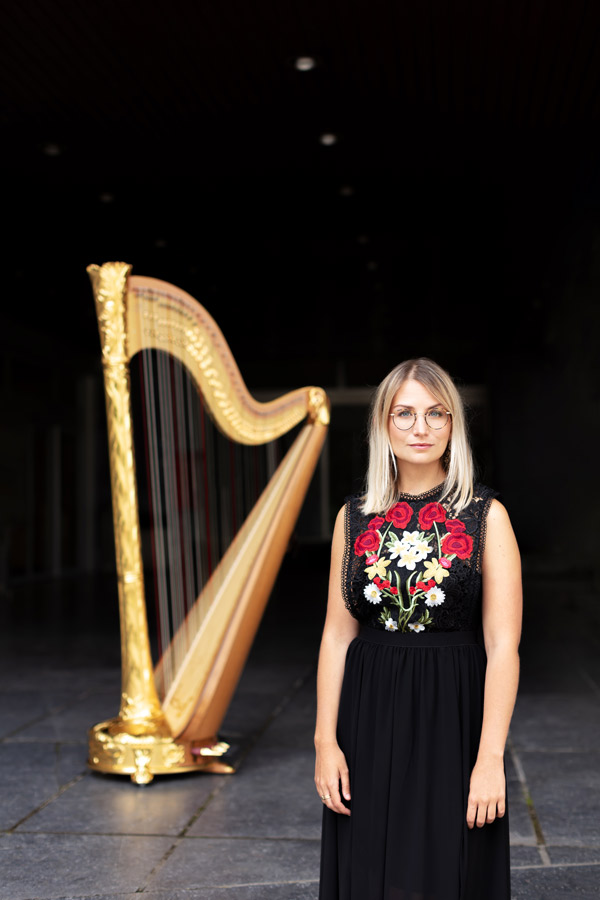 Gabriella Garcia (harpe) - © Barbara Salomé Felgenhauer