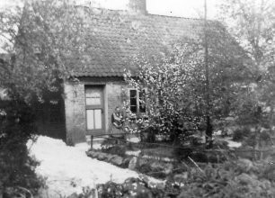 Kastanienallee 19, gebaut ca. 1900 ebenfalls als eine zum Gut gehörende Inste. Heute wohnt hier Familie Rehder.
