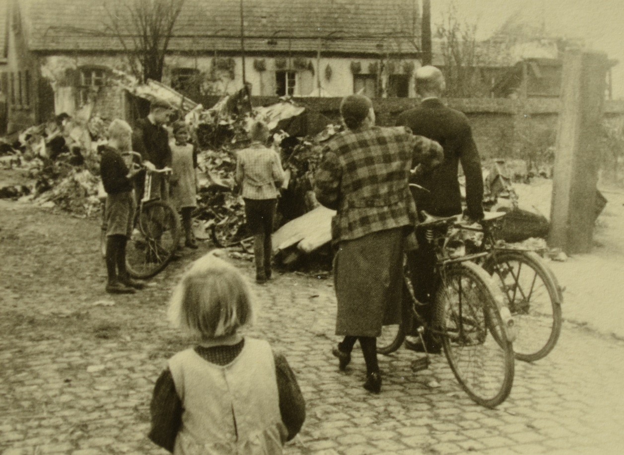 Flugzeugabsturz in Duttweiler Straße Okt. 1944