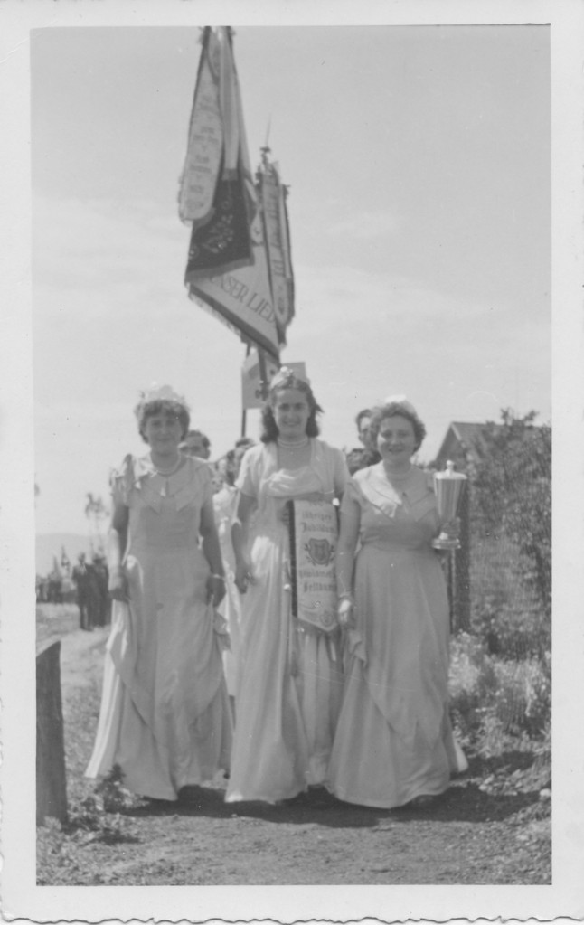 Ehrendamen beim 160jährigen Jubiläum 1951; Katharina Seithel, Hildegunde Sprißler, Resel Nebel