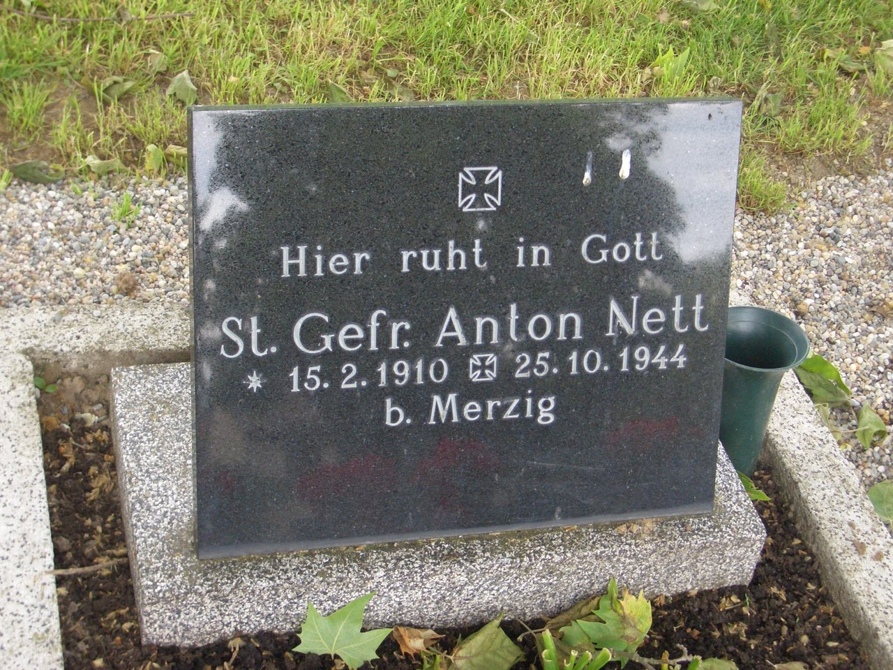 Grab Anton Nett, gefallen 25.10.1944 bei Merzig