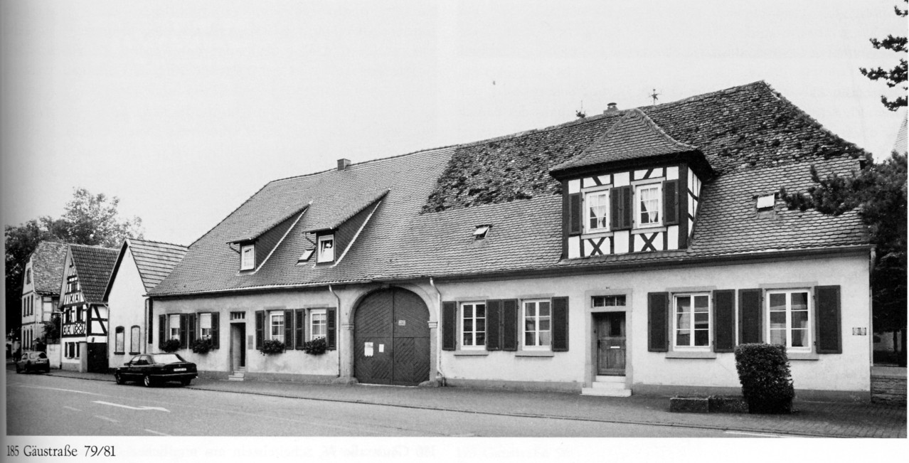 Domfreihof, Präsenzgutshaus