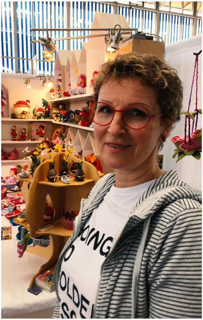 Andrea Rath in ihrer Puppenwerkstatt in Dießen am Ammersee – Puppenmacherin seit 1996