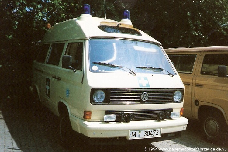 1994 in anderer Beklebung als 1998 unten.