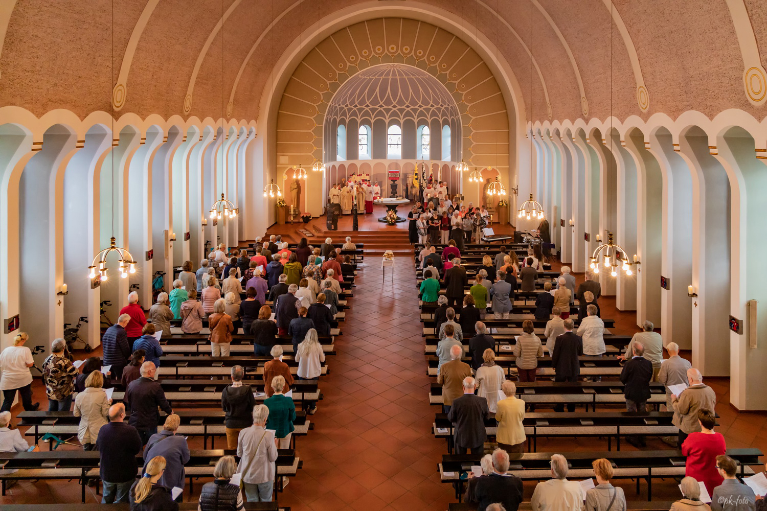 Festgottesdienst zur 90-Jahrfeier mit Weihbischof Schepeler