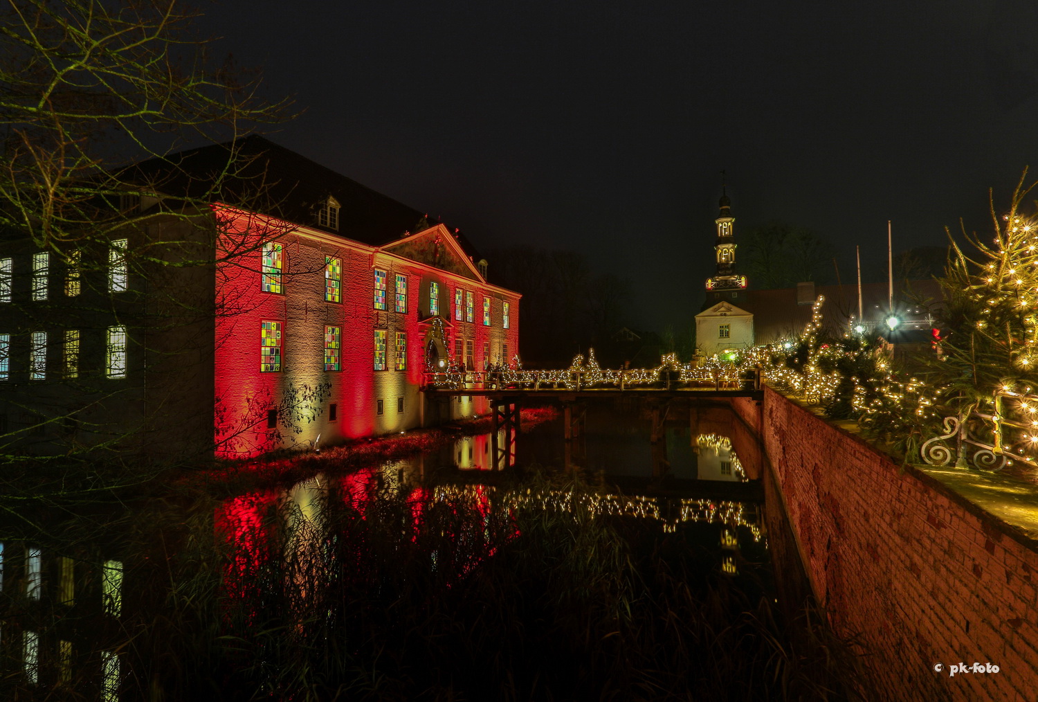 Schloss Dornum zur Weihnachtszeit - Leserfoto des Monats im Ostfriesland-Magazin 12/2017