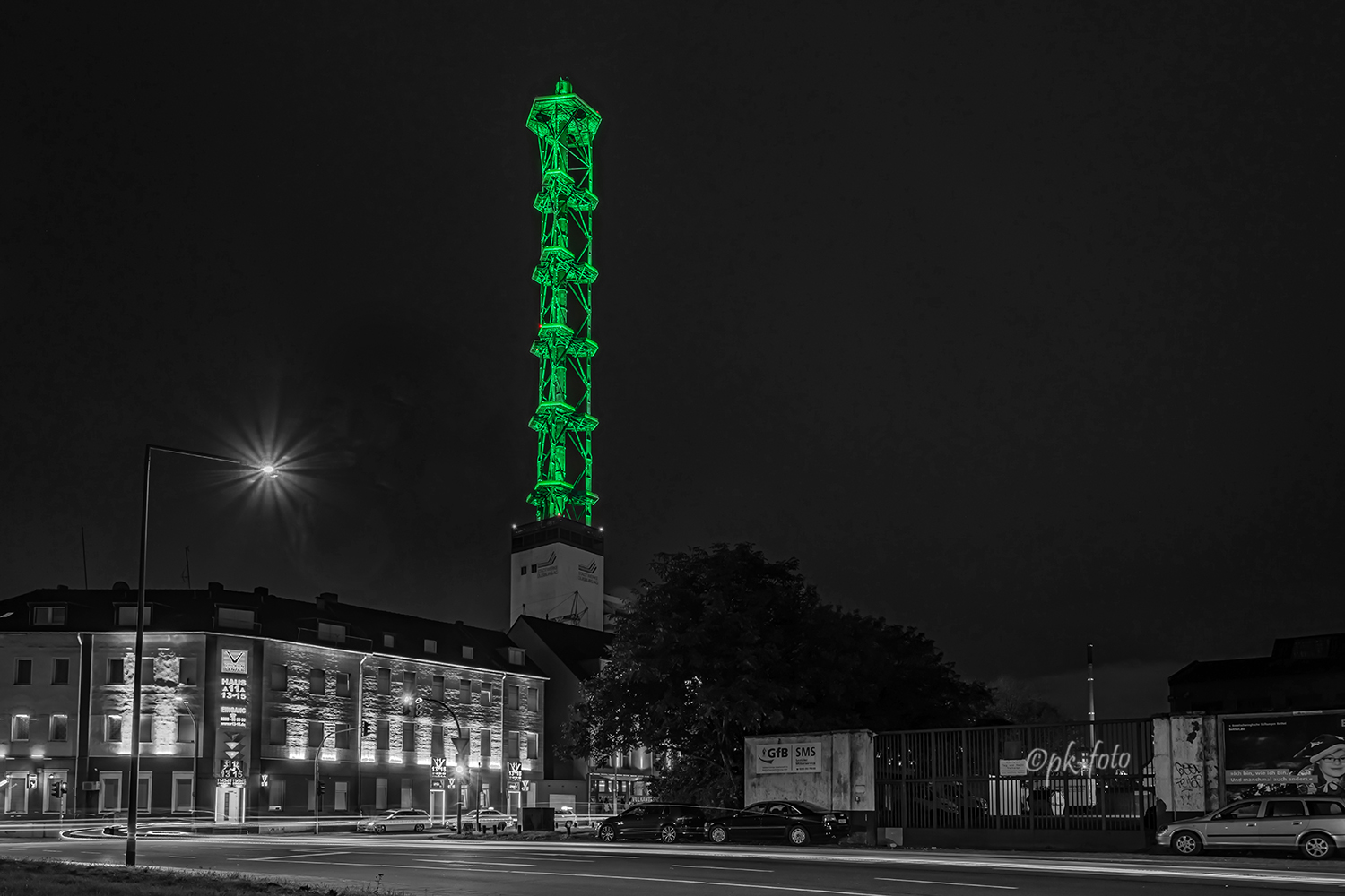 Stadtwerketurm und Vulkanstraße in Duisburg