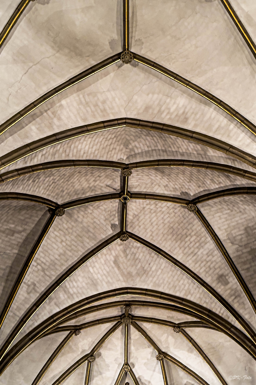 Röm.-Kath. Kirche St. Peter in Recklinghausen, deren Ursprung auf 1247 zurückgeht