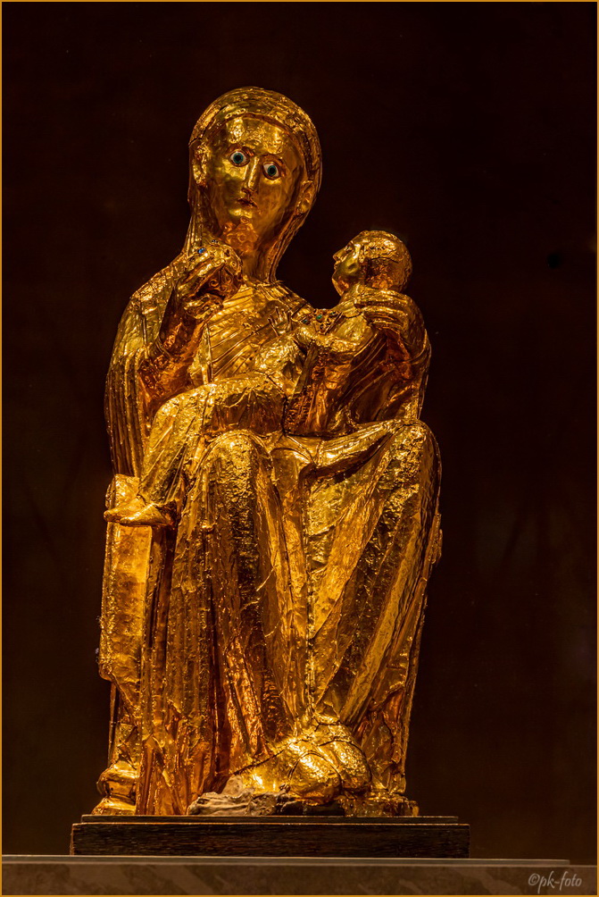 Goldene Madonna von 980 im Essener Münster