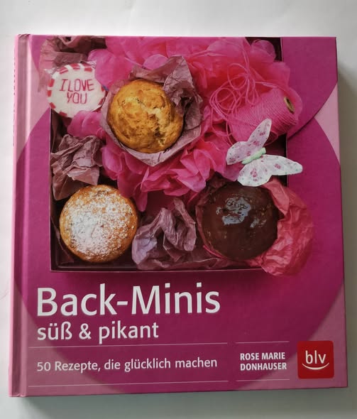 Rezeptbüchlein - nicht nur für die Weihnachtsbäckerei - auch in unserem Spendenflohmarkt zu kaufen