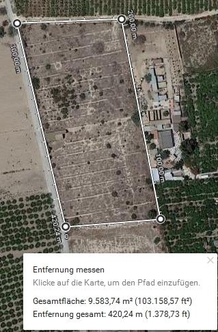 Rechts das bisherige Refugio Esperanza, links das neue Grundstück