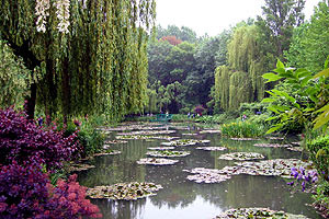 http://www.rueabeille.com/voyage/haute-normandie/giverny/maison/maison.htm 画像元