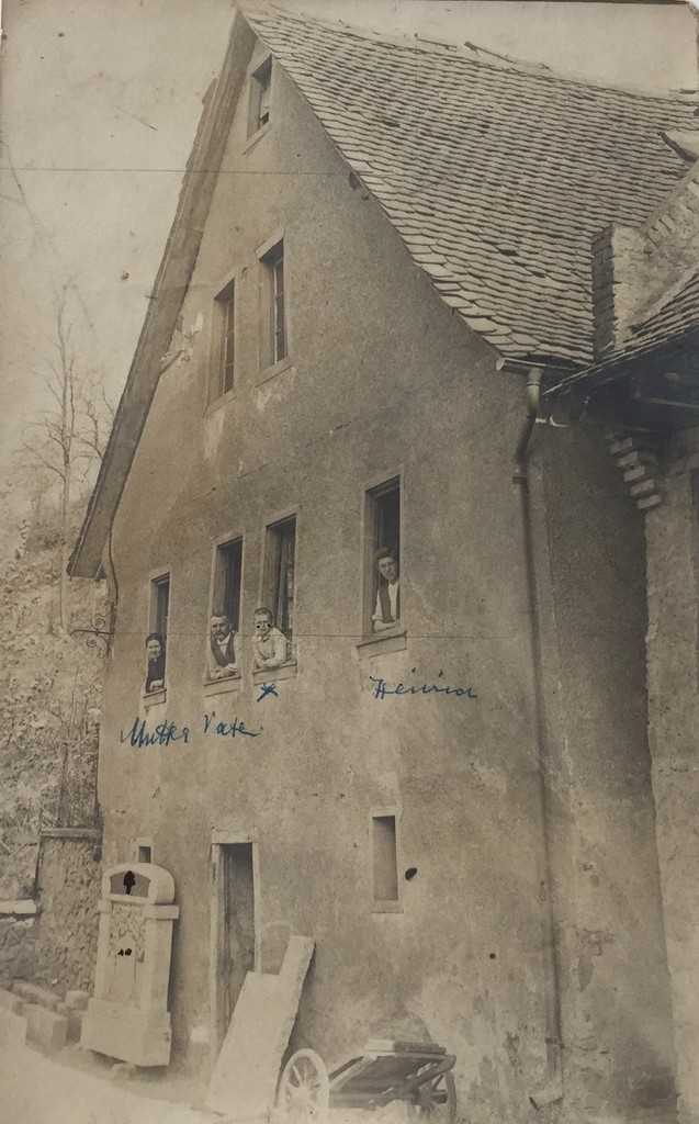 1. Generation, der Anfang,  Titus Groh, Ludwigstraße 7  in Auerbach