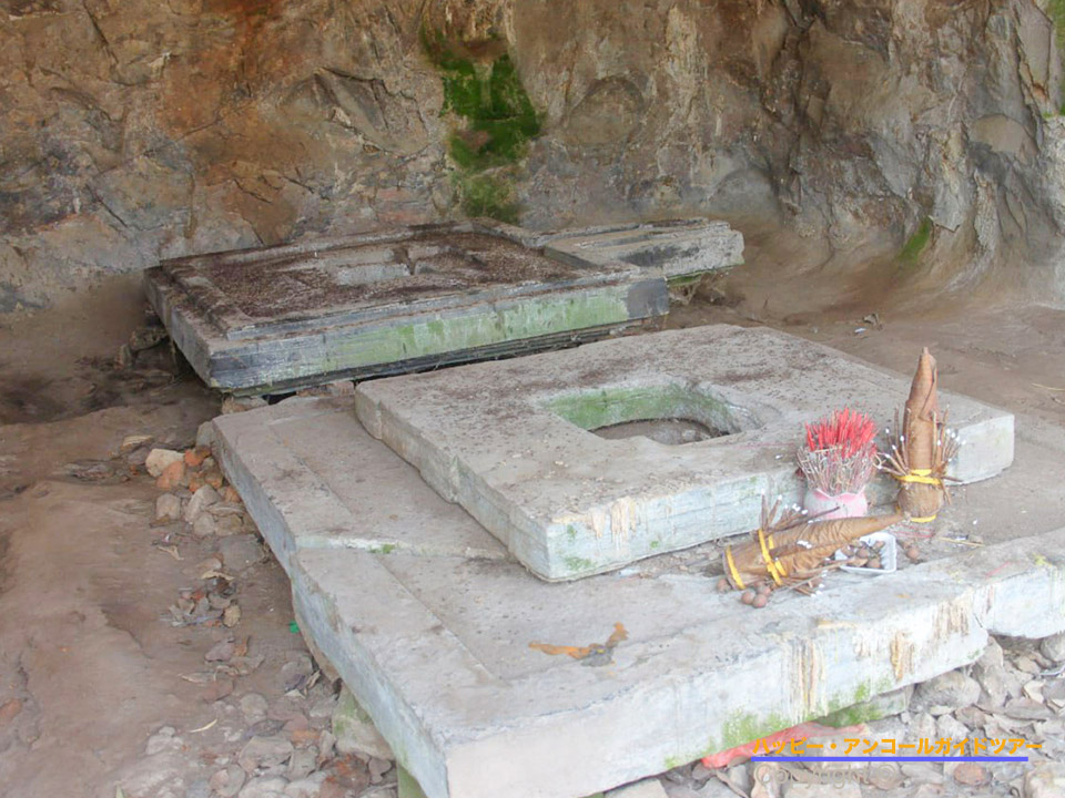 プノンダー遺跡の祠