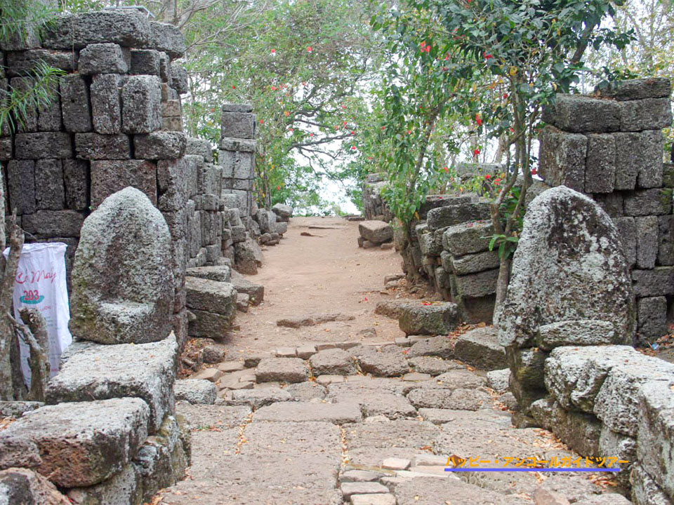 寺院遺構の石造
