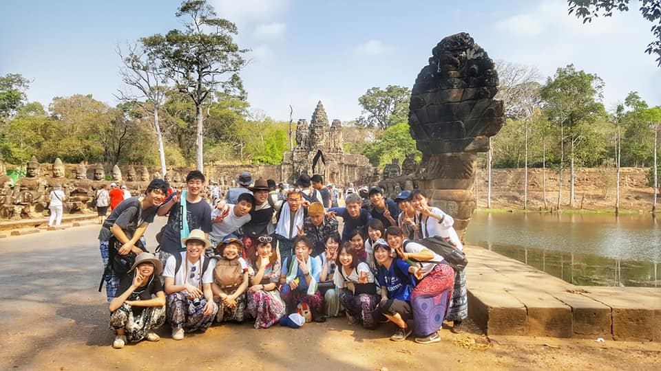 【学生旅行・卒業旅行】団体ツアー｜シェムリアップ観光・アンコールワット朝日＆アンコールトム、タプローム遺跡、トンレサップ湖夕日鑑賞1日ツアー