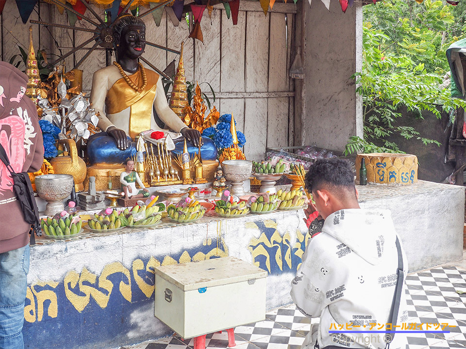 ロック・ジェイ・モアイ祠