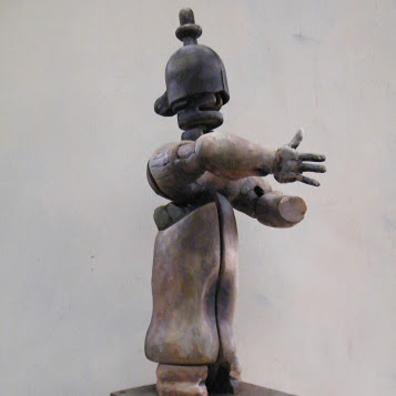 "Guerrier n°14" - Bois polychrome - 58 x 25 x 20 cm - 2019. Sculpture d'Hans Jorgensen