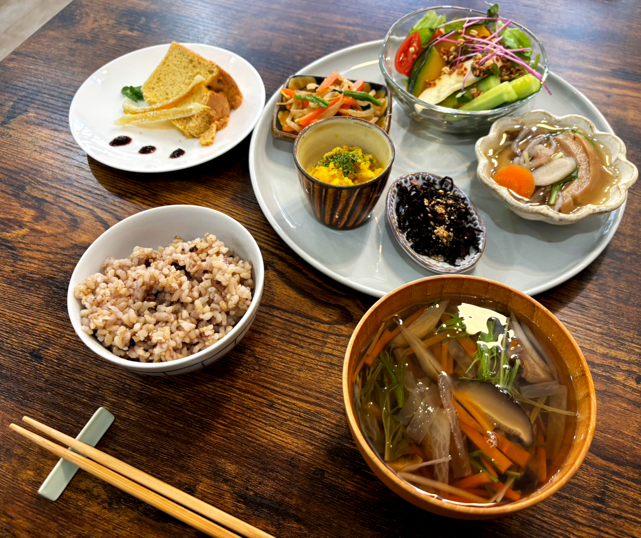 火曜日　昼夜　今日は野菜の日＠Flora　野菜たっぷりのランチ