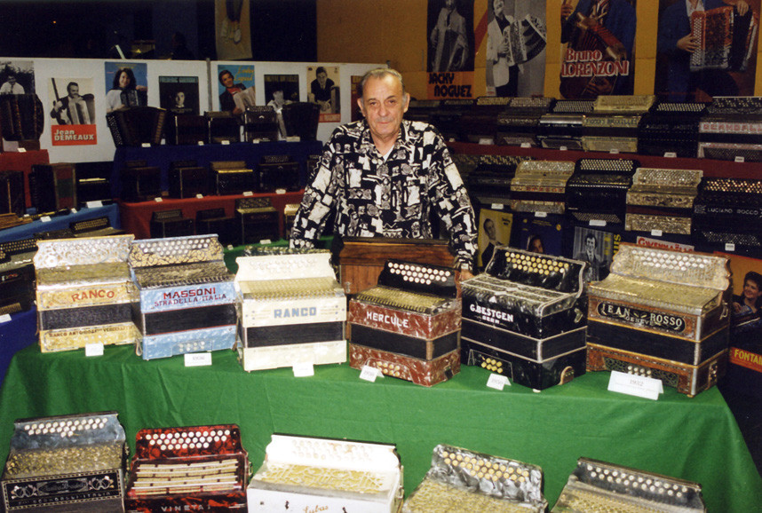 Exposition d'accordéons de Jeannot Perret