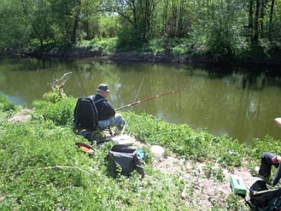 Anangeln, Alfred sitzt noch tapfer am Wasser